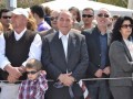 O Πέτρος με τη γραβάτα στο χέρι