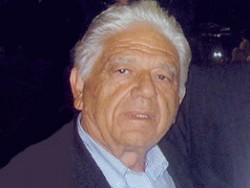 Tο καλύτερο οικόπεδο σε πολιτικούς ...σκράπες!