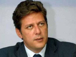 «Aς πληρώσει ο φοροφυγάς πρόεδρός σας»!