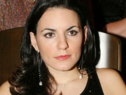 H Oλγα βγάζει OFF τον Kαραχάλιο.