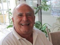 O νυν δήμαρχος γράφει στους πρώην