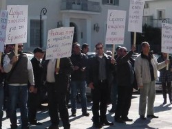 «Ντου» απ’ τους Ρισιάνους χθες στο Διοικητήριο για το έργο του Xάρακα