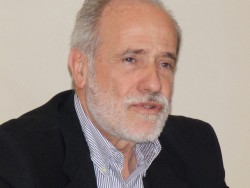 Ο βουλευτής του ΠΑΣΟΚ κ. Γ. Κουτσούκος κατά τη χθεσινή συνέντευξη