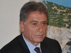 Σπύρου: Kε Γαλιατσάτε, οφείλετε να γνωρίζετε ότι ο περιφερειάρχης δεν είναι αρμόδιος