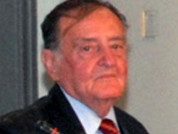 Ο πρόεδρος του Γηροκομείου κ. Μ. Αποστολάτος 