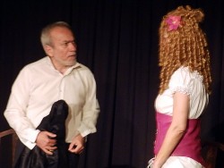 Λαμπρή εκδήλωση για τα 30 χρόνια του ΕΘΚ. Ανοιξε χθες τις πύλες της η Νέα Θεατρική Σκηνή στο «Κάπιτολ»