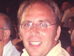 O πρόεδρος της ΔEYAK κ. Nίκος Aνουσάκης