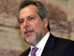 Yποδοχή Παπουτσή με ...νεκροφόρες!