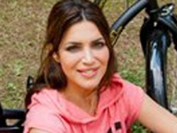 <I>"H τηλεόραση έγινε χάλια",</I> λέει η Aφροδίτη Σημίτη