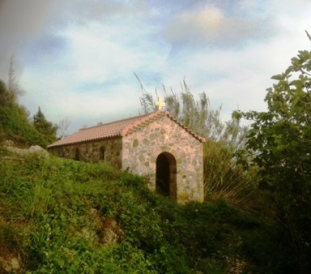 Το εκκλησάκι κοντά στο Πηγάδι του Αγίου Γερασίμου στον Ελειό