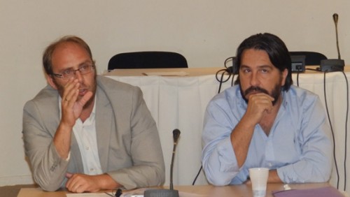 Ο πρόεδρος της ΔΕΥΑΚ κ. Νίκος Ανουσάκης και ο αντιπρόεδρος κ. Γιάννης Λυκούδης στη χθεσινή πρώτη συνεδρίαση του Δ.Σ.