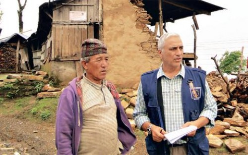 Από το Μιντανάο στα Φίτζι και από το Aρχιπέλαγος του Βανουάτου στο Νεπάλ, ο Βαγγέλης Πετράτος σπεύδει να συντονίσει τις επιχειρήσεις αντιμετώπισης κρίσεων ως απεσταλμένος της ΕΕ.