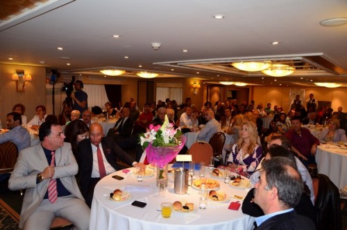 Φωτογραφία από την προεκλογική ομιλία του Θ. Μιχαλάτου στο ξενοδοχείο «Ζαφόλια»