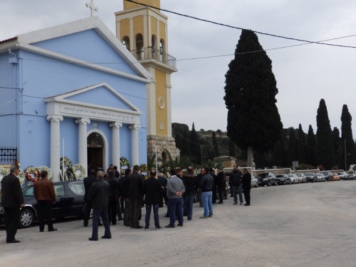 Κοσμοσυρροή χθες στο Δράπανο για το ύστατο χαίρε στον ανεπανάληπτο Στέλιο Σταυρίδη
