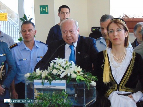 Ο δήμαρχος κ. Αλ. Παρίσης κατά την ομιλία του (φωτό e-kefalonia)