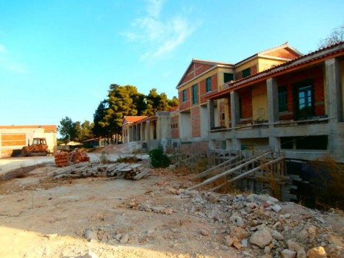 «Το Ιδρυμα δεν πρόκειται να στεγαστεί στο νέο κτίριο», λέει ο Νίκος Σκλάβος