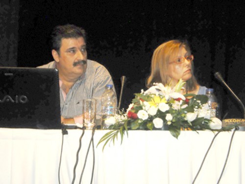 Ο σχολικός σύμβουλος κ. Γιώργος Αλεξανδράτος κατά την ημερίδα στο Δ. Θέατρο