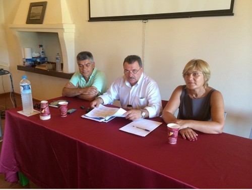 O νέος περιφερειάρχης και το πάνελ της συνάντησης στους Παξούς